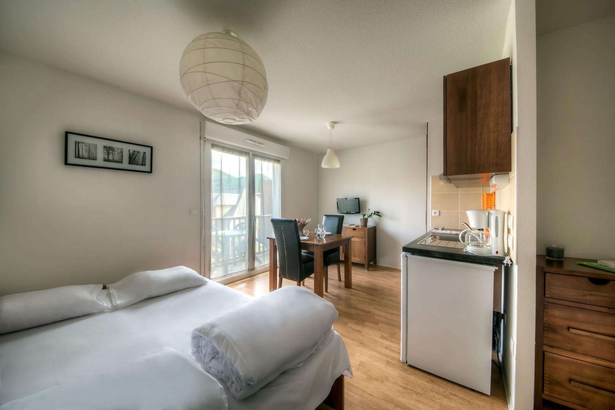 Comfort Aparthotel Lourdes L'Acacia Ngoại thất bức ảnh