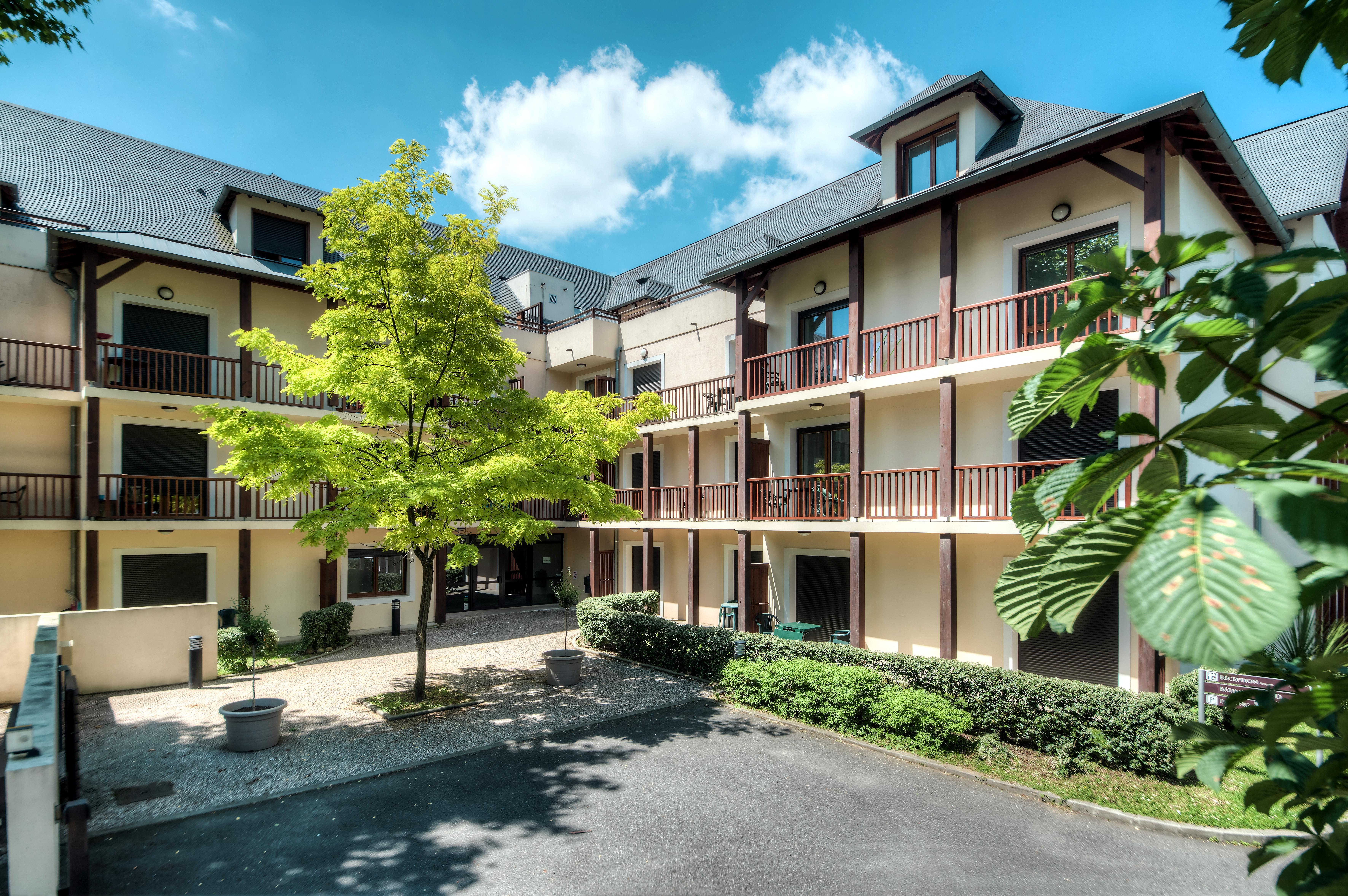 Comfort Aparthotel Lourdes L'Acacia Ngoại thất bức ảnh